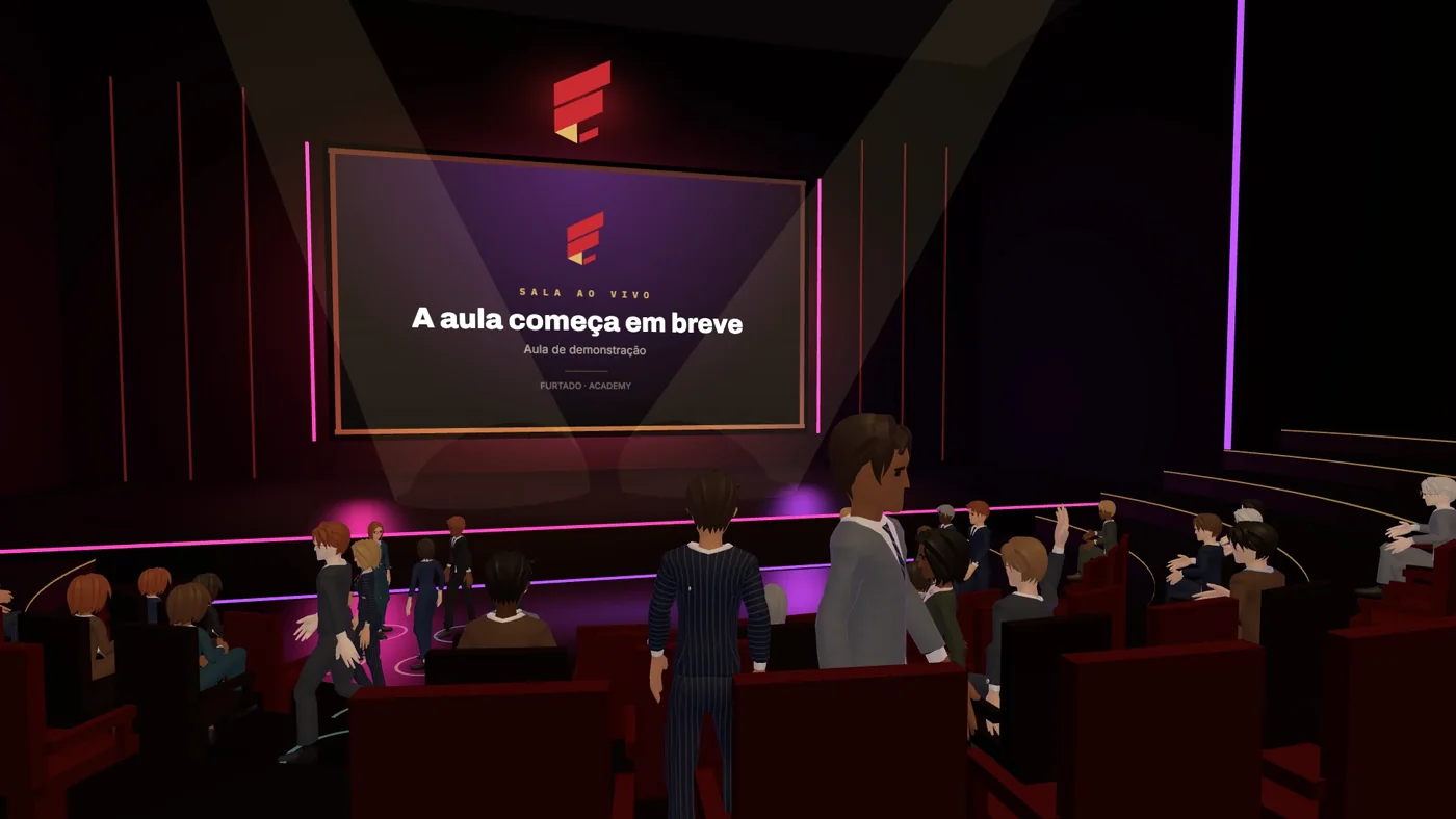 O telão do auditório com a aula e a plateia de avatares à frente